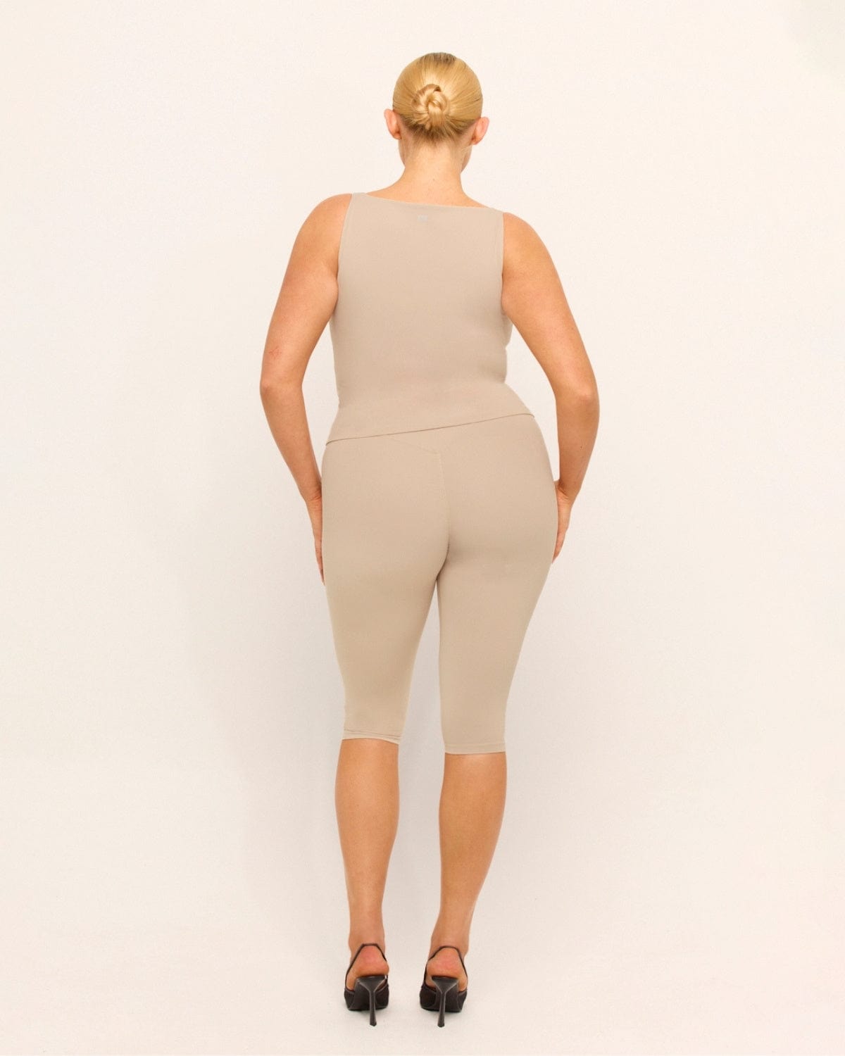 CSB Form Invisible Scrunch Capri Leggings | Fawn