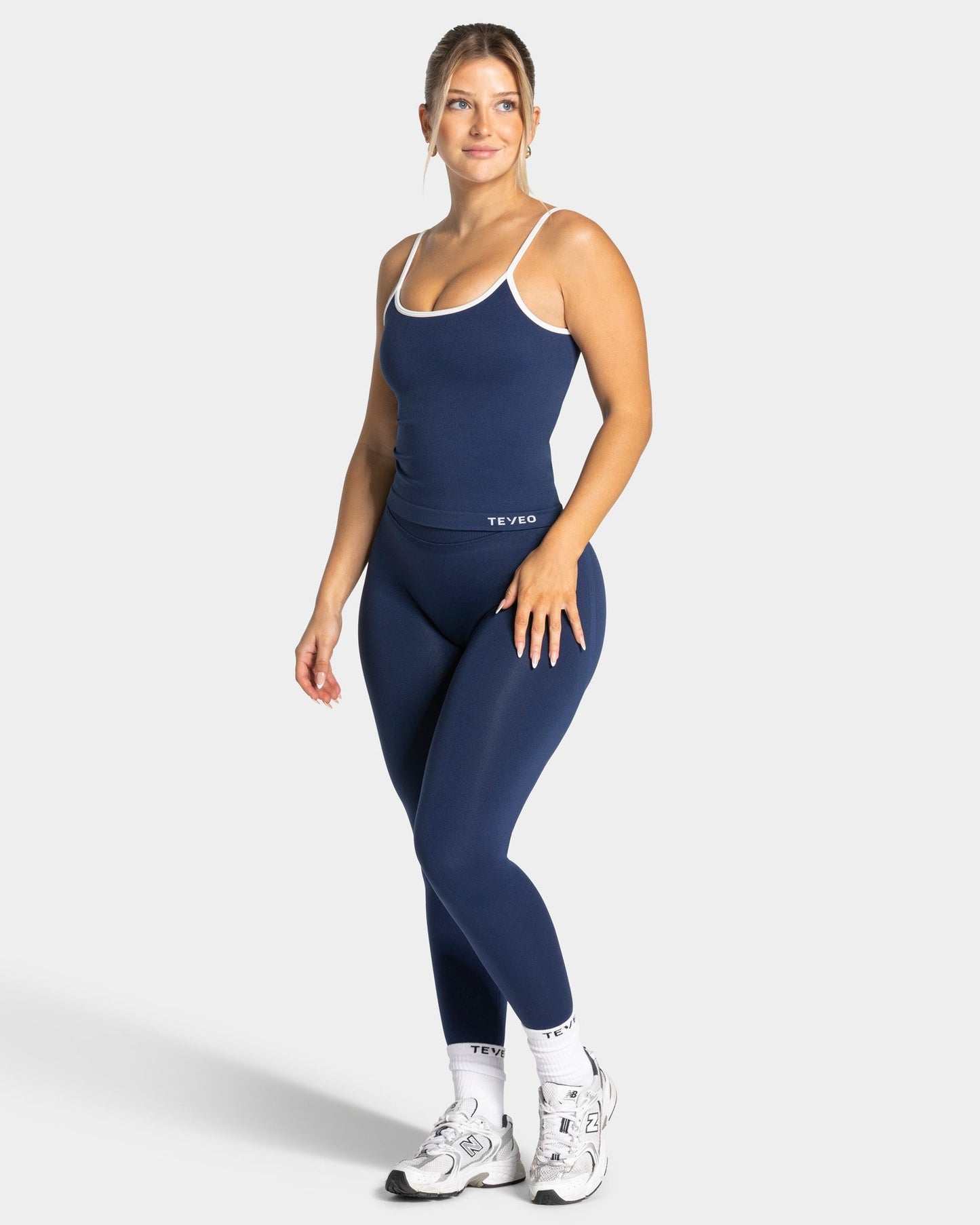 TEVEO Leggings Sculpt Scrunch Contrastline "Blu scuro"
