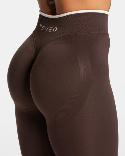 TEVEO Leggings Sculpt Scrunch Contrastline "Espresso"