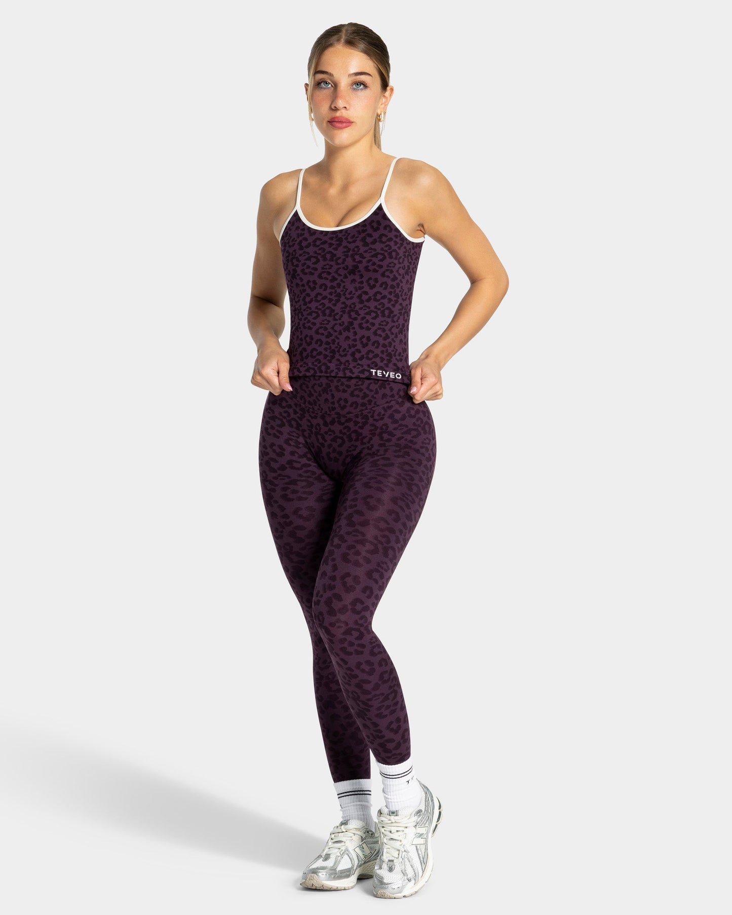 TEVEO Leggings Sculpt Scrunch Contrastline “Stampa leopardata Blackberry"