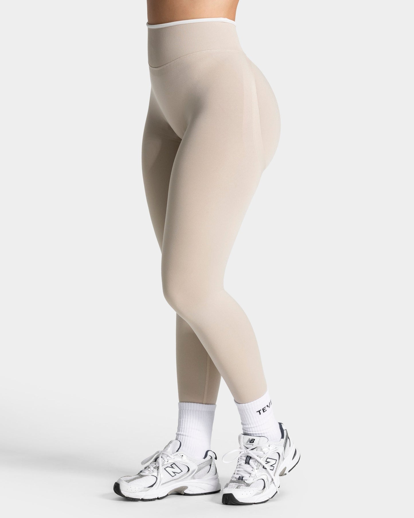 TEVEO Leggings Sculpt Scrunch Contrastline "Crema"