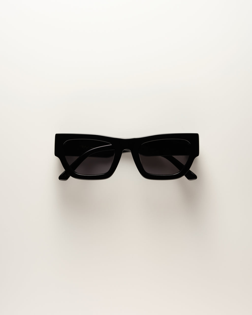 VEHLA Finn - Black/Smoke