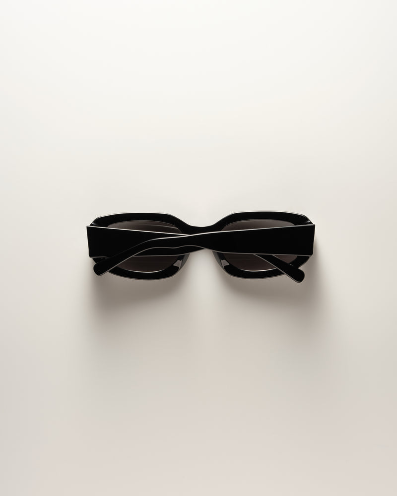 VEHLA Indi - Black/Smoke