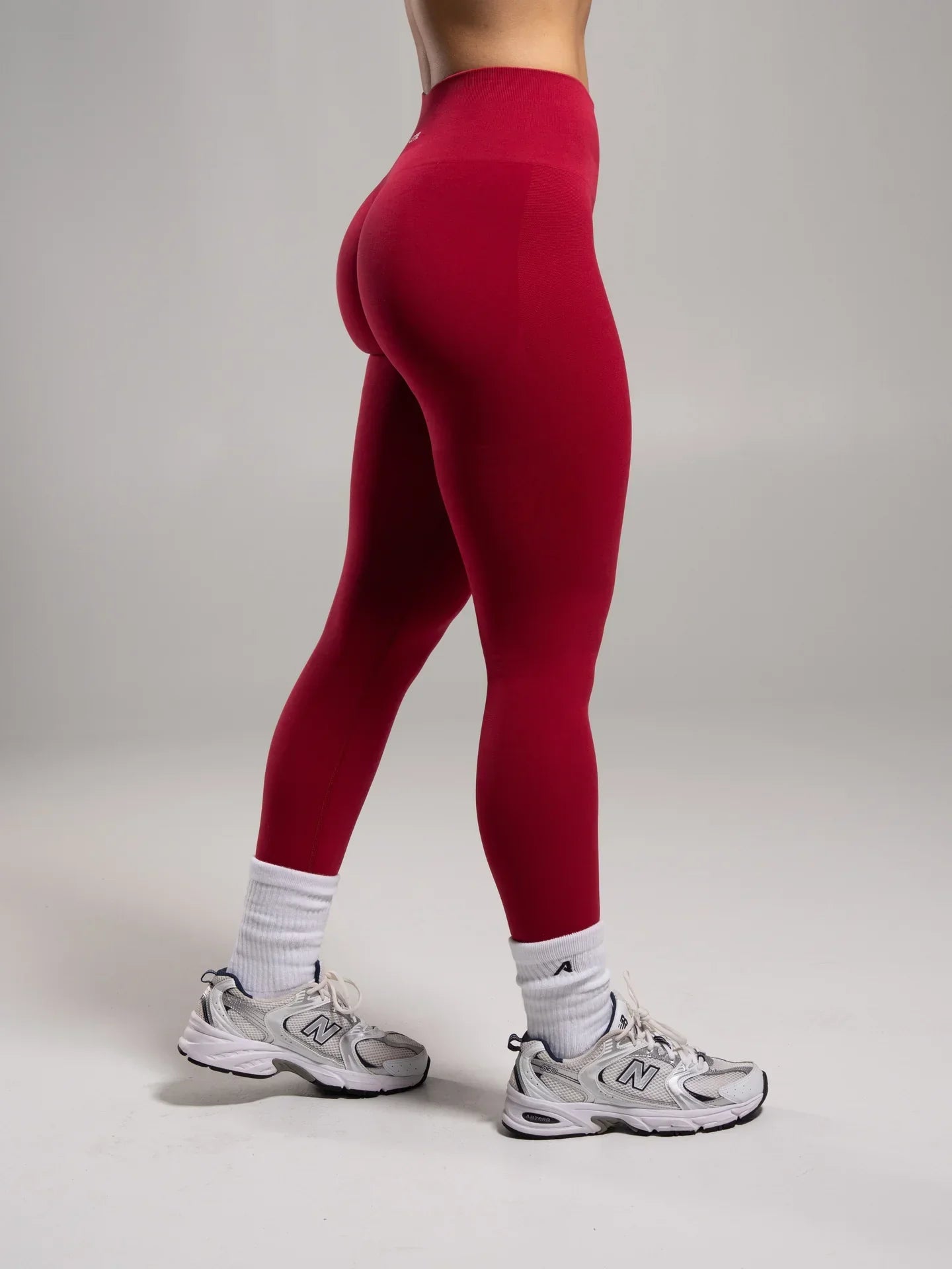 Pump Mid Rise Legging - Scarlet | Workout Leggings | Alphalete