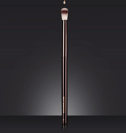 Hourglass Nº 4 Crease Brush – Karıştırma Fırçası